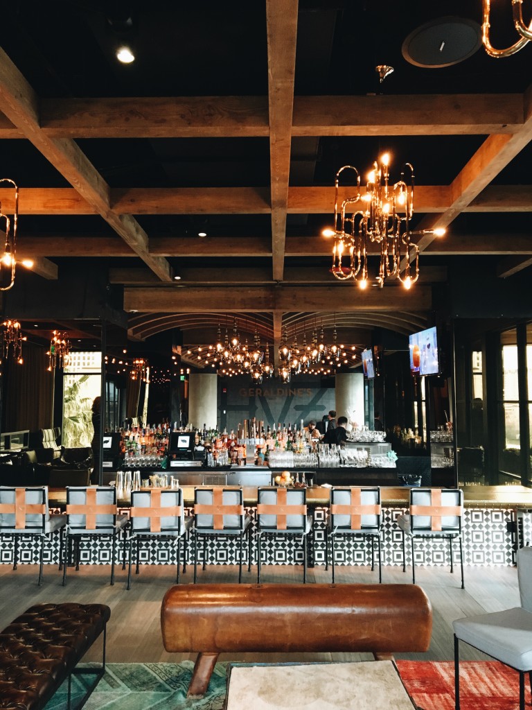 Welcome to Hotel Van Zandt in one of the hippest areas of Austin; iconic Rainey Street. | Austin, Texas travel guide | Hotel Van Zandt tour || Dressed to Kill